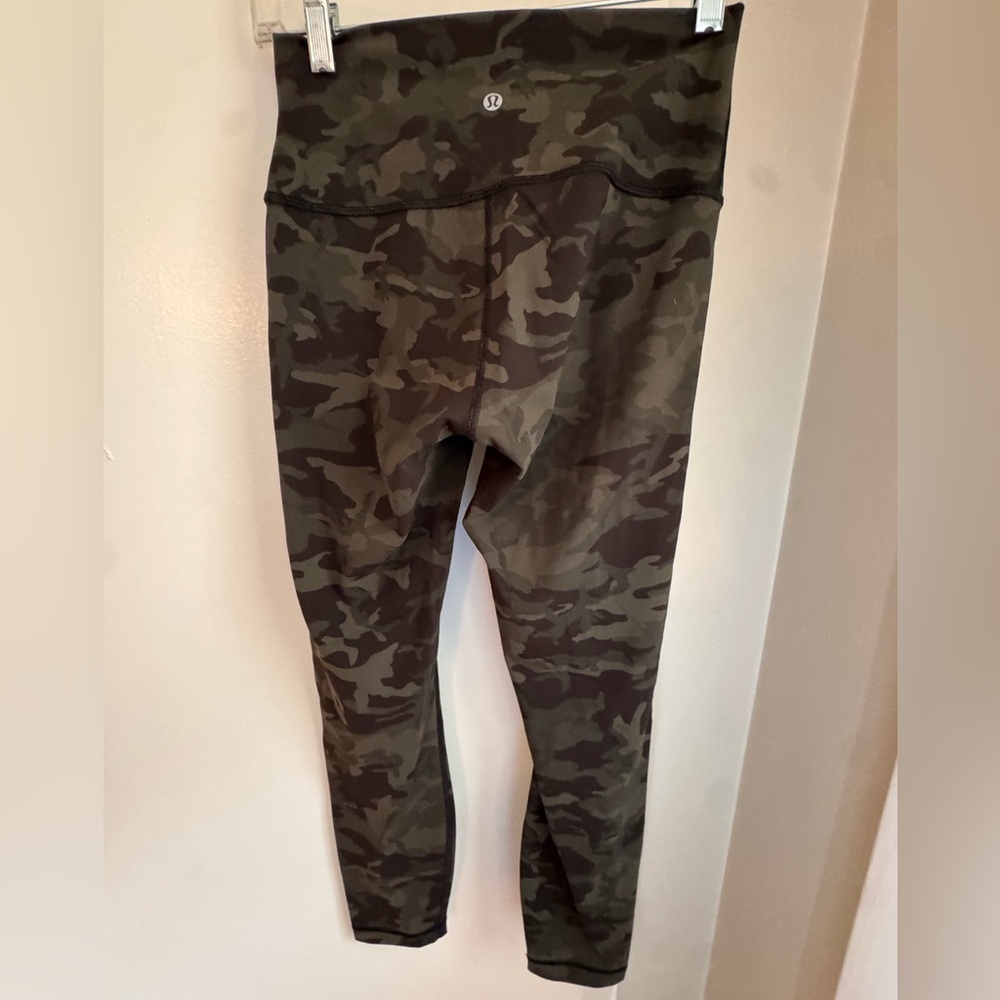 Lululemon Camo High Rise WunderUnder Leggings Size 6 Green Camouflage - Picture 3 of 5